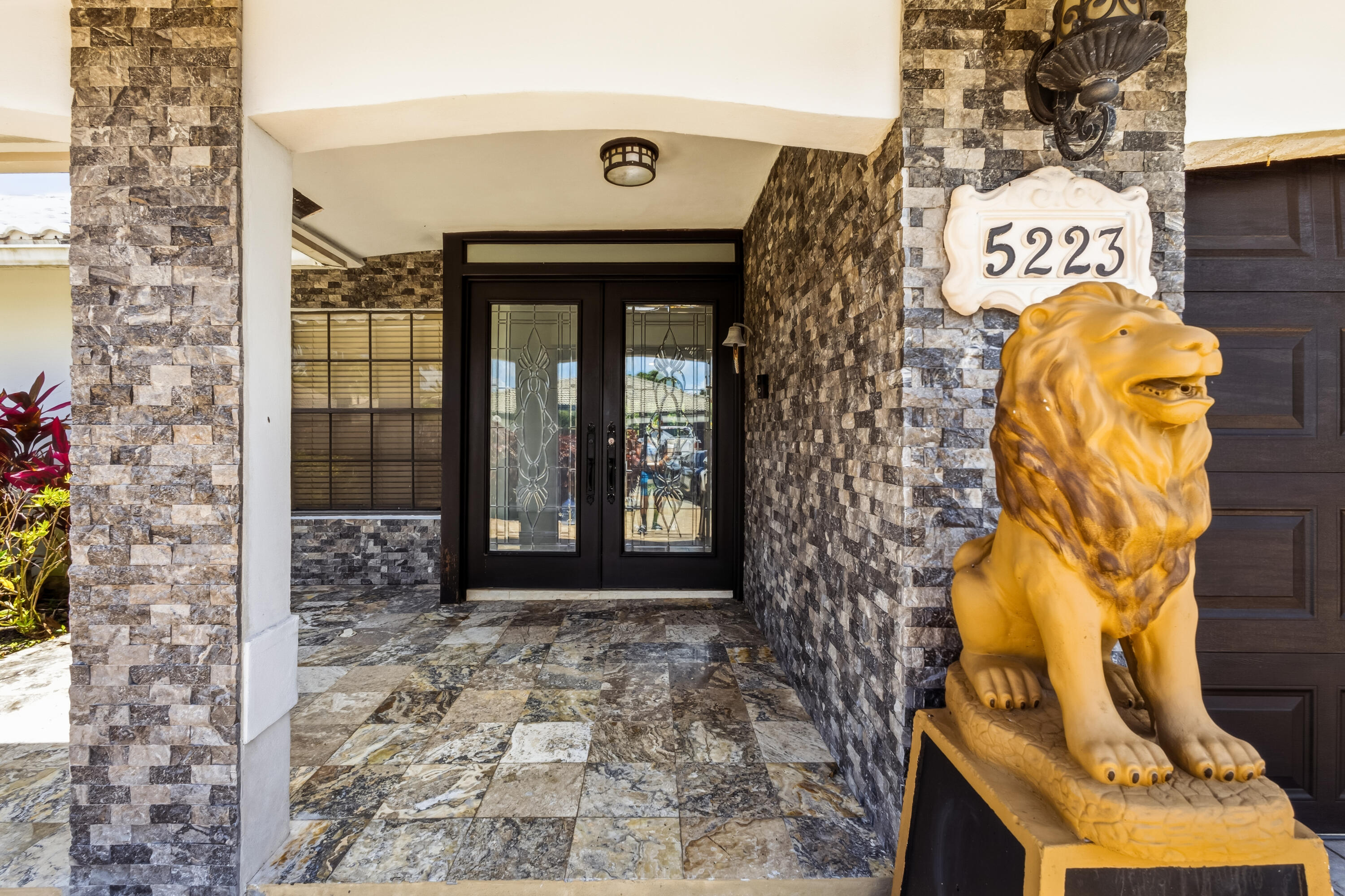5223 Deerhurst Crescent Circle Boca Raton, FL 33486 - Photo 11 of 51 a view of entryway