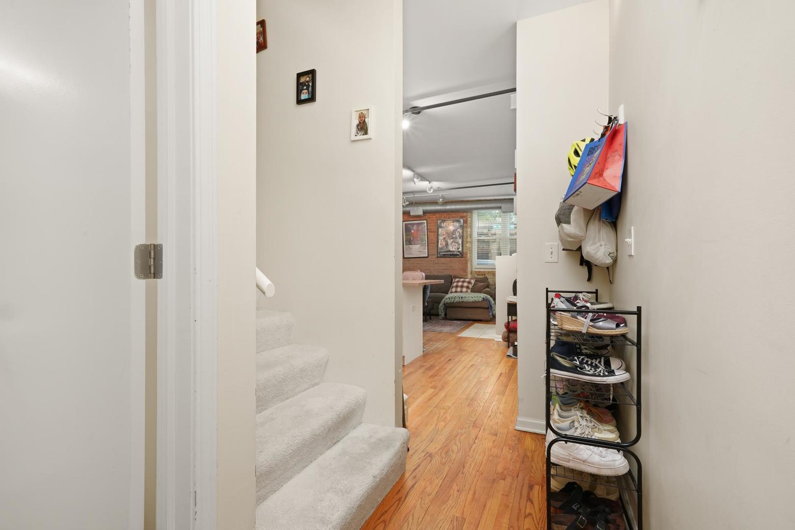 1834 Ridge Avenue, Unit 102 Evanston, IL 60201 - Photo 3 of 36