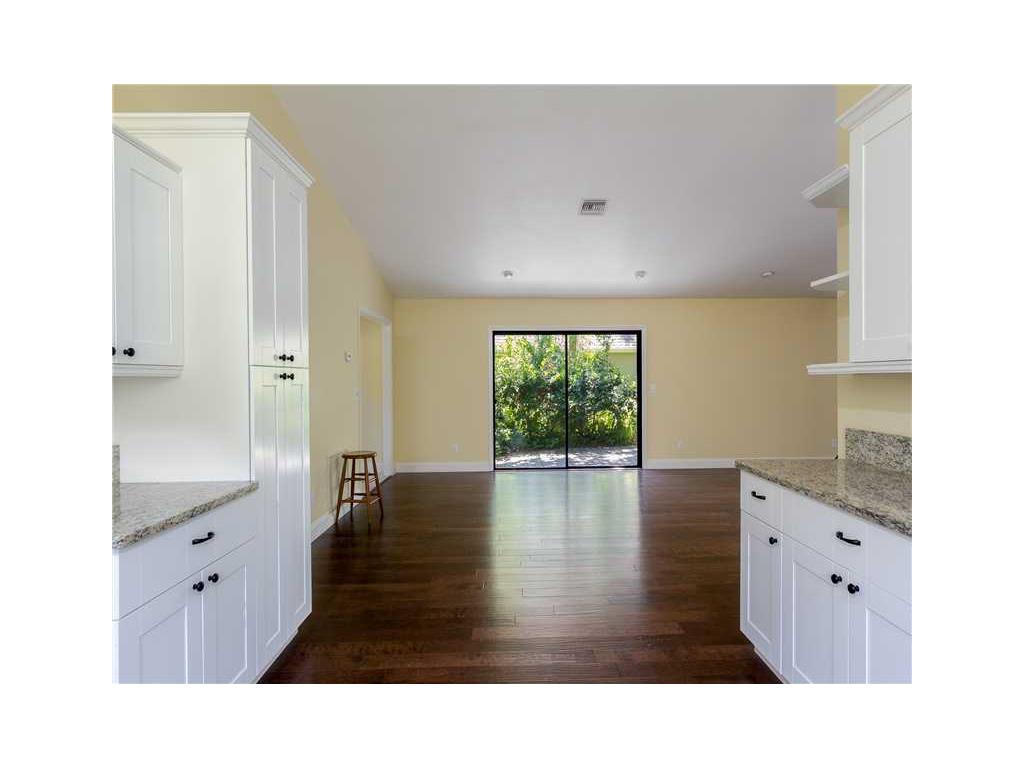 708 Date Palm Road Vero Beach, FL 32963 - Photo 11 of 35 Gallery Image 11