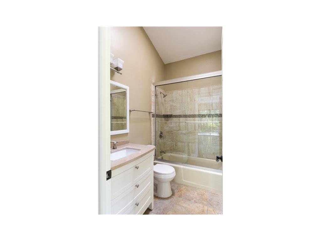 708 Date Palm Road Vero Beach, FL 32963 - Photo 15 of 35 Gallery Image 15