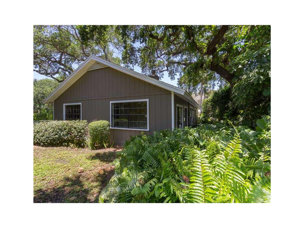 708 Date Palm Road Vero Beach, FL 32963 - Photo 30 of 35 Gallery Image 30