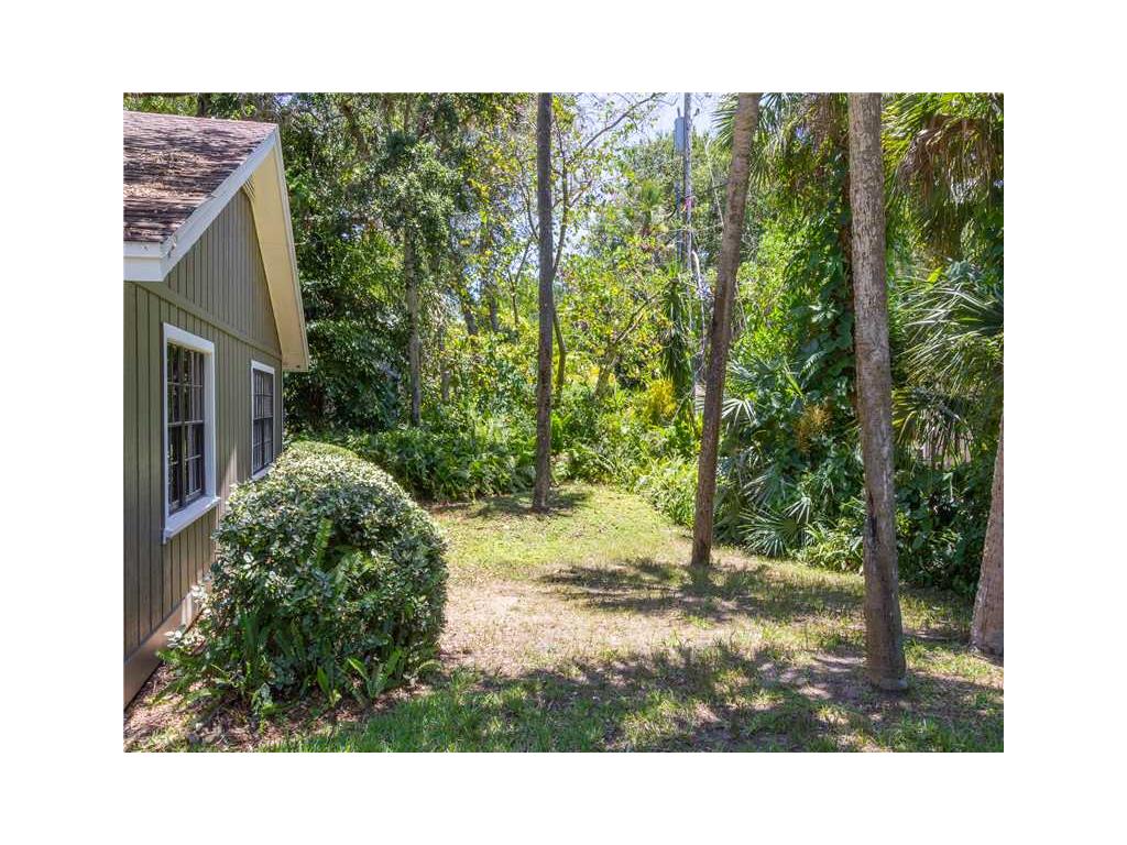 708 Date Palm Road Vero Beach, FL 32963 - Photo 31 of 35 Gallery Image 31