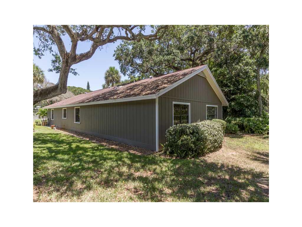 708 Date Palm Road Vero Beach, FL 32963 - Photo 32 of 35 Gallery Image 32