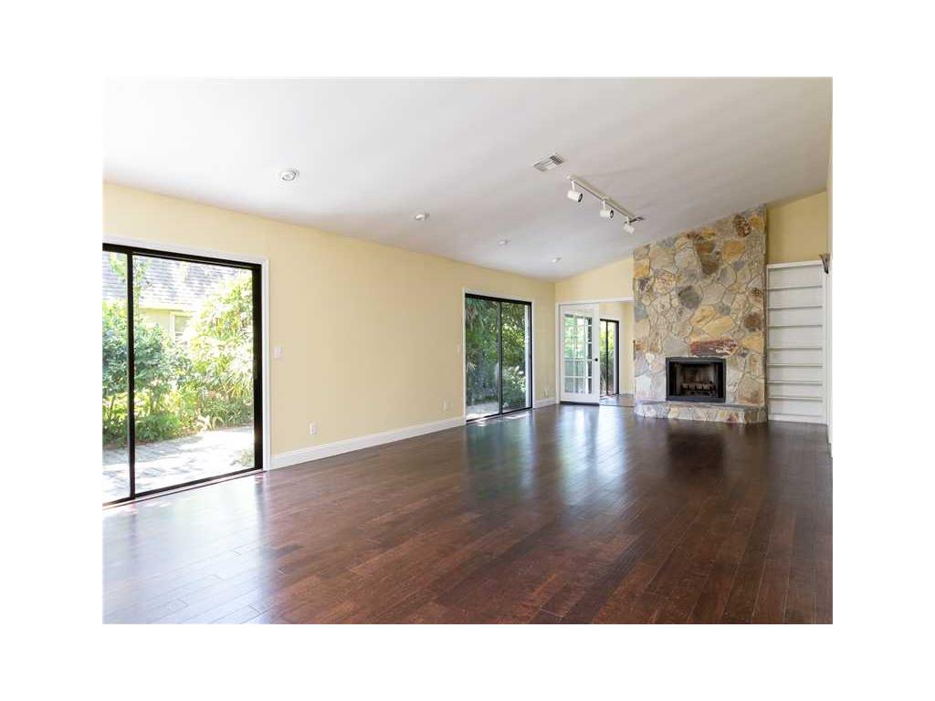 708 Date Palm Road Vero Beach, FL 32963 - Photo 6 of 35 Gallery Image 6