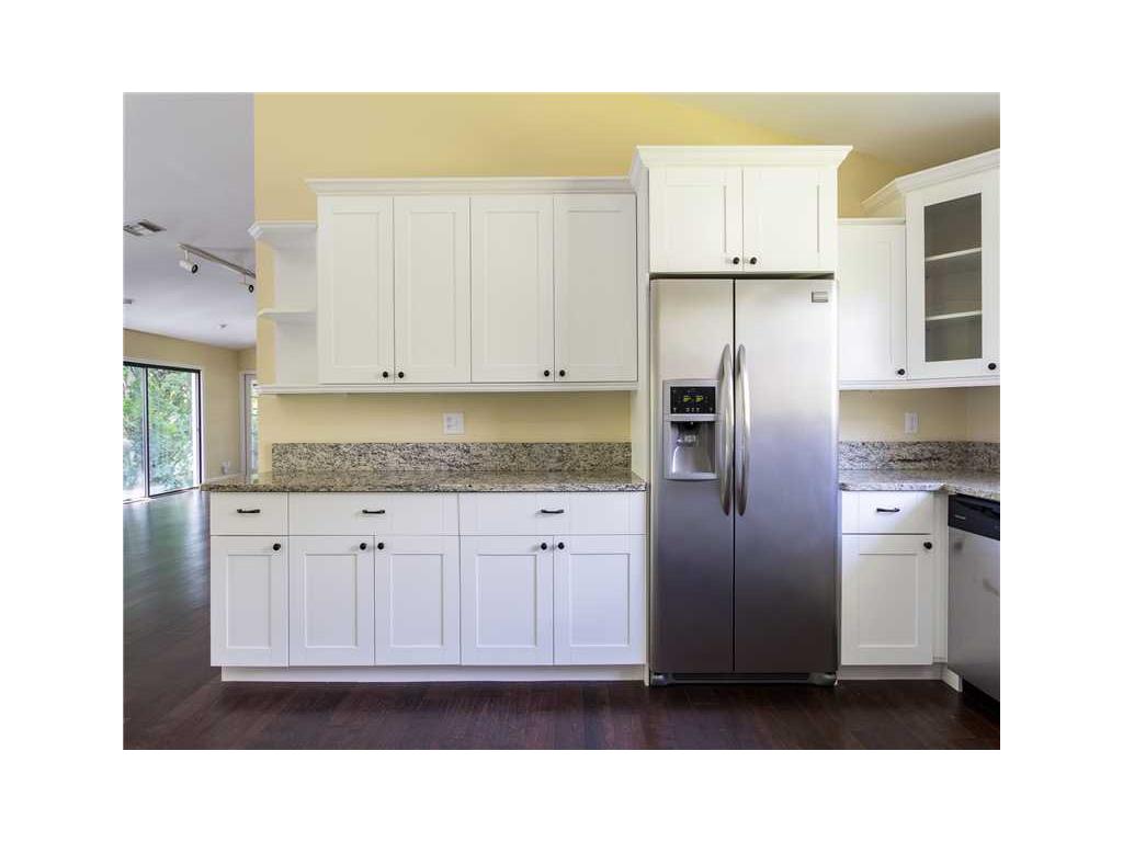 708 Date Palm Road Vero Beach, FL 32963 - Photo 8 of 35 Gallery Image 8