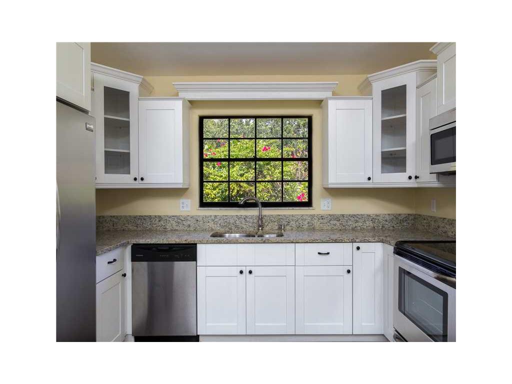 708 Date Palm Road Vero Beach, FL 32963 - Photo 9 of 35 Gallery Image 9