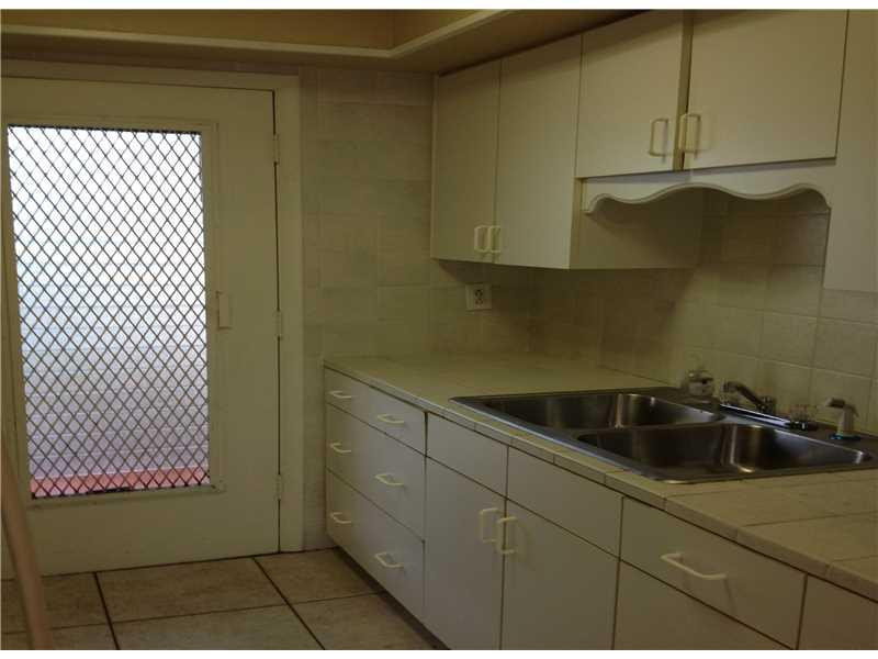 1050 East Sample Road, Unit 108B Pompano Beach, FL 33064 - Photo 5 of 9 Exterior Front.
