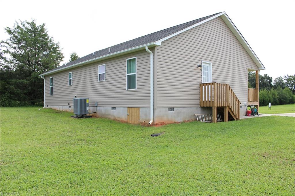 175 Mack Trail Lexington, NC 27292 - Photo 3 of 22