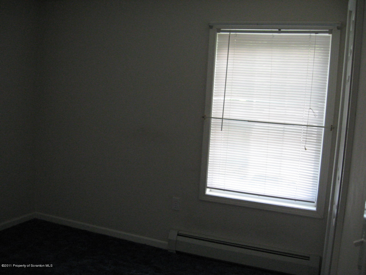112 Ridgeview Drive Scranton, PA 18504 - Photo 12 of 15 a bathroom with a window