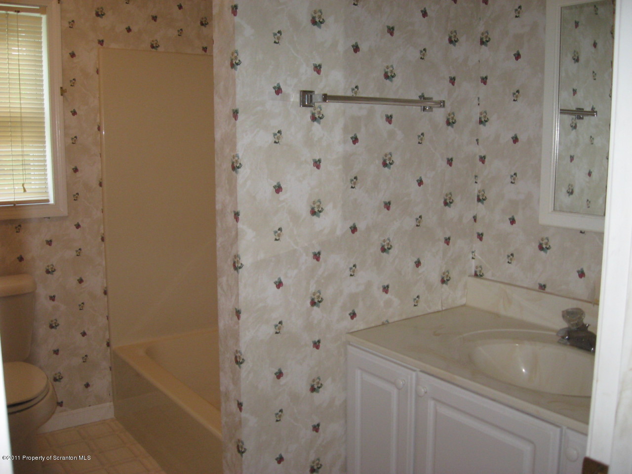 112 Ridgeview Drive Scranton, PA 18504 - Photo 15 of 15 a bathroom with a bathtub and shower