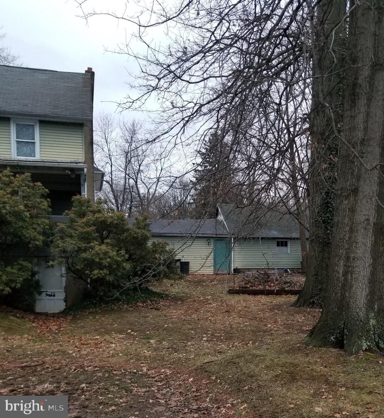 409 Vincent Road Willow Grove, PA 19090 - Photo 5 of 35 side view of garages