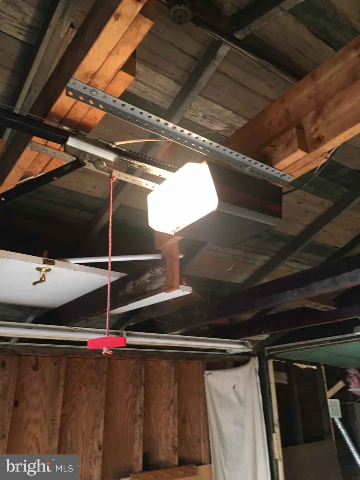 409 Vincent Road Willow Grove, PA 19090 - Photo 7 of 35 Garage