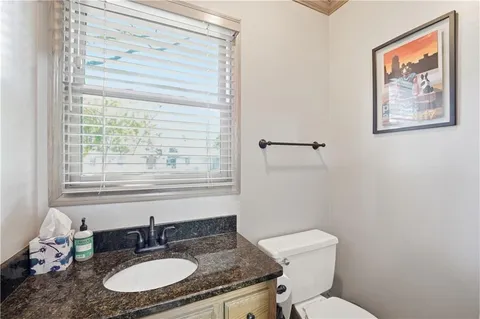 $699,950 | 5475 West 85th Terrace, Prairie Village, KS 66207
