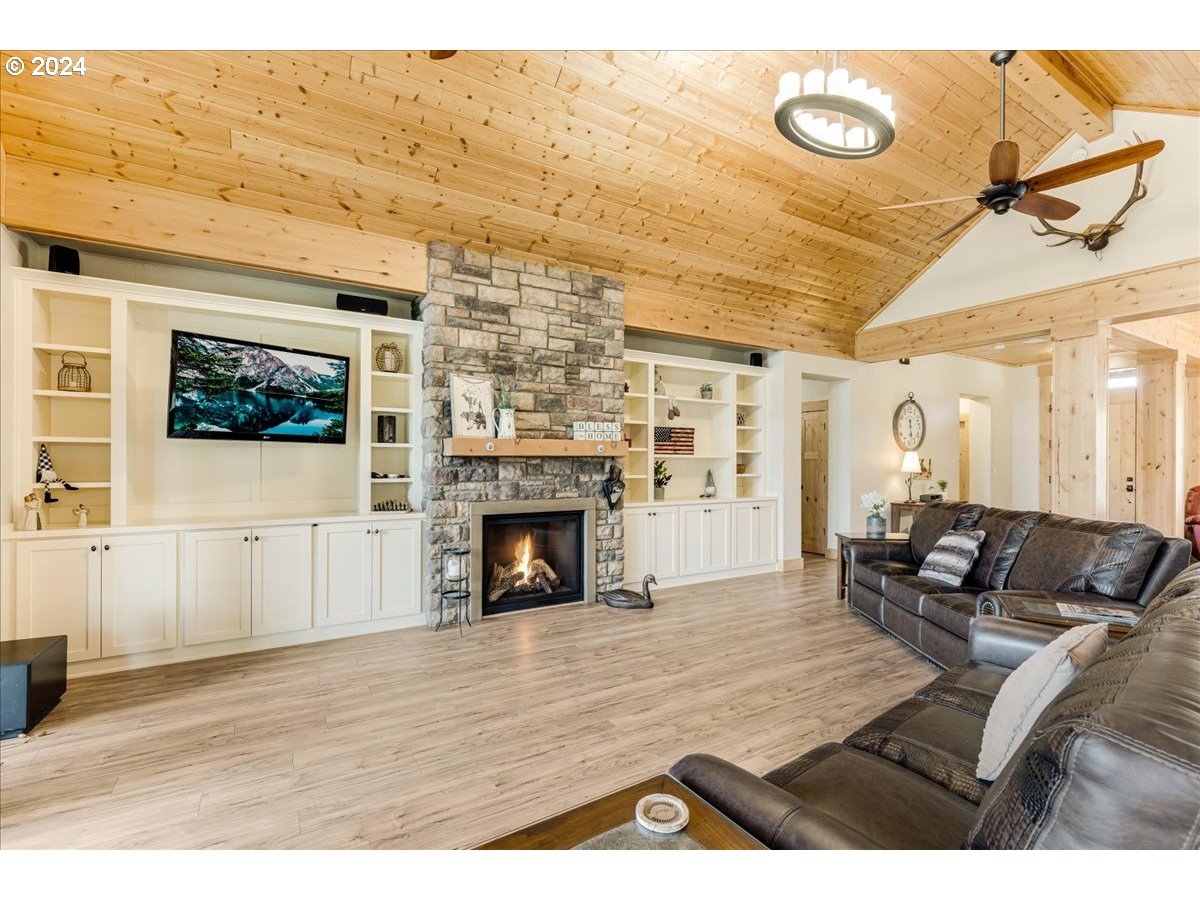 21501 Southwest Nicholas View Drive Sherwood, OR 97140 - Photo 11 of 48