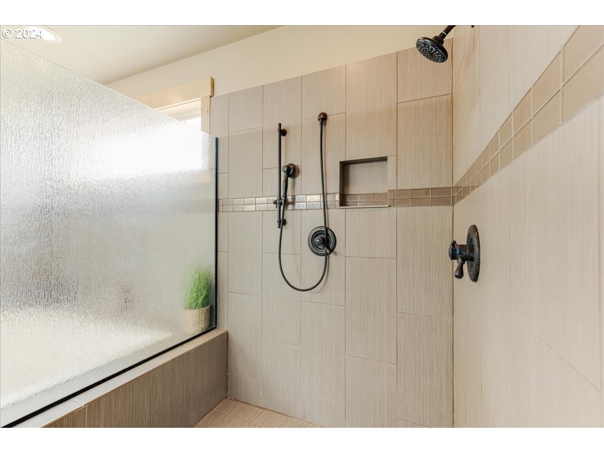 21501 Southwest Nicholas View Drive Sherwood, OR 97140 - Photo 24 of 48