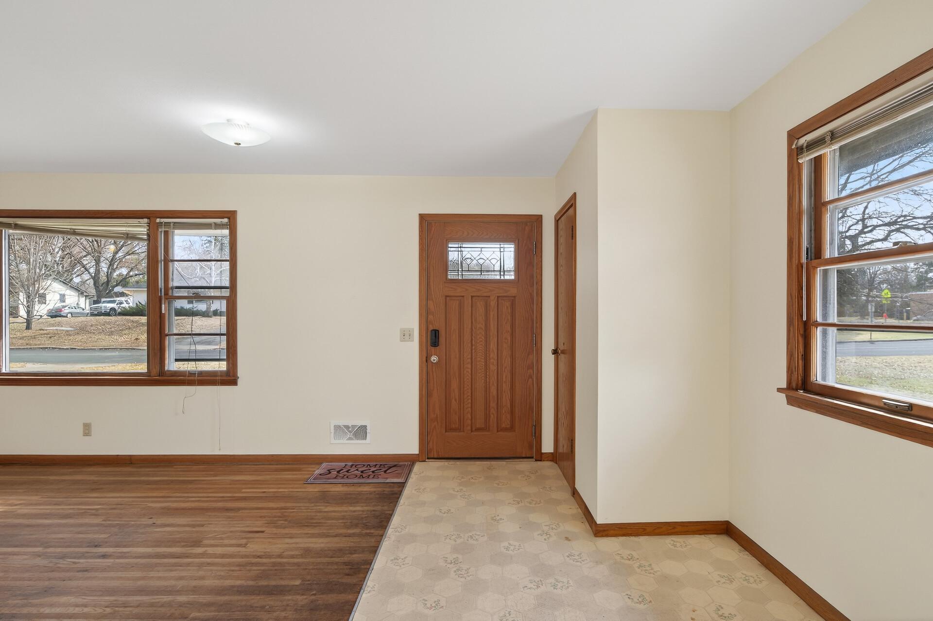5053 Brighton Lane Mounds View, MN 55112 - Photo 7 of 34