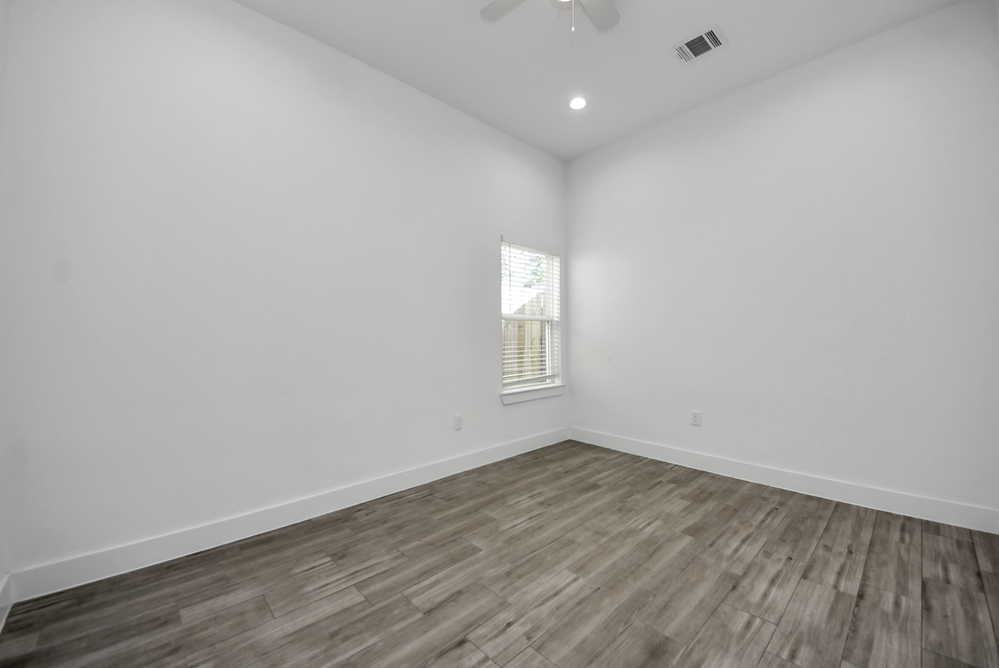 7612 Easter Street Houston, TX 77088 - Photo 11 of 30