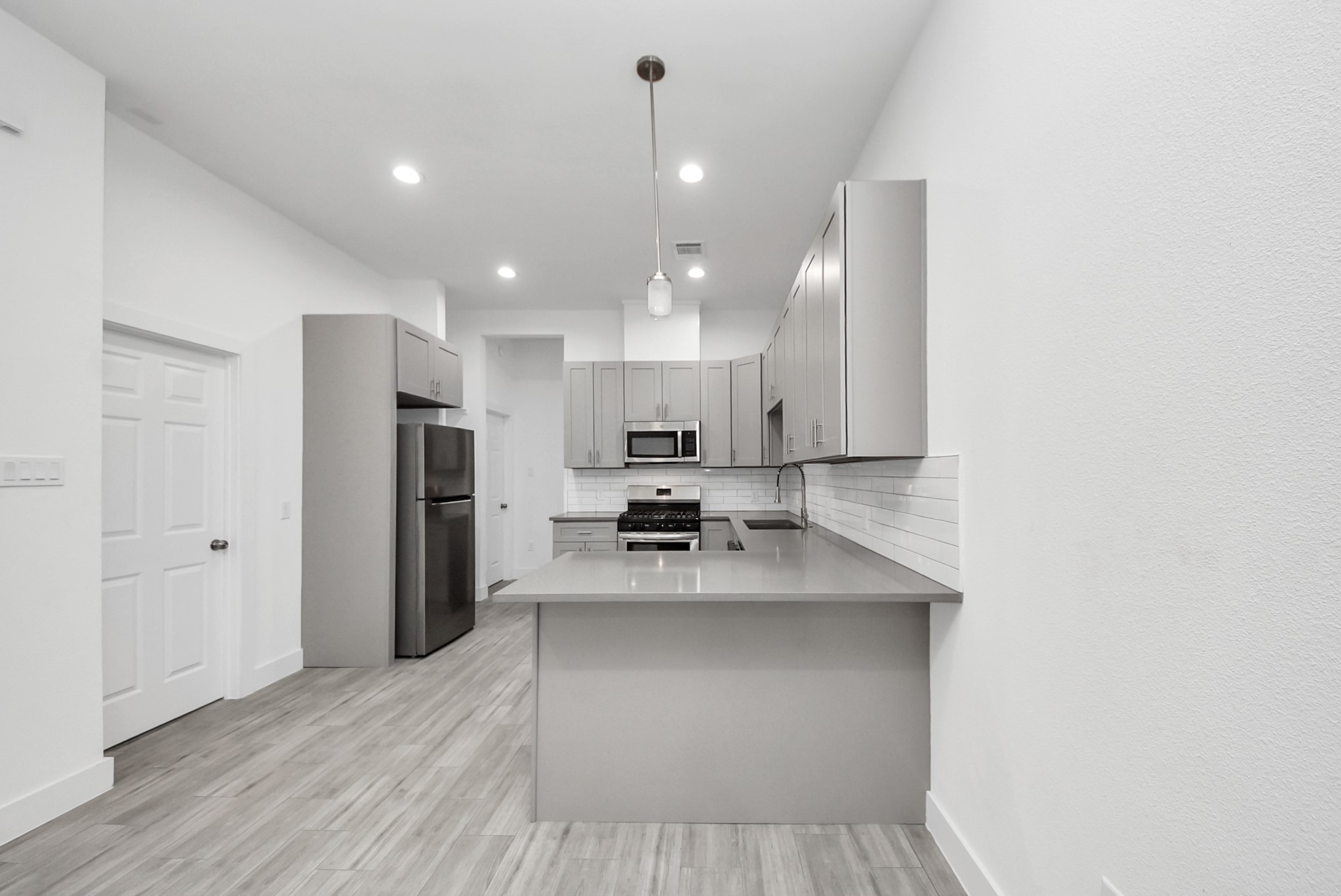 7612 Easter Street Houston, TX 77088 - Photo 6 of 30