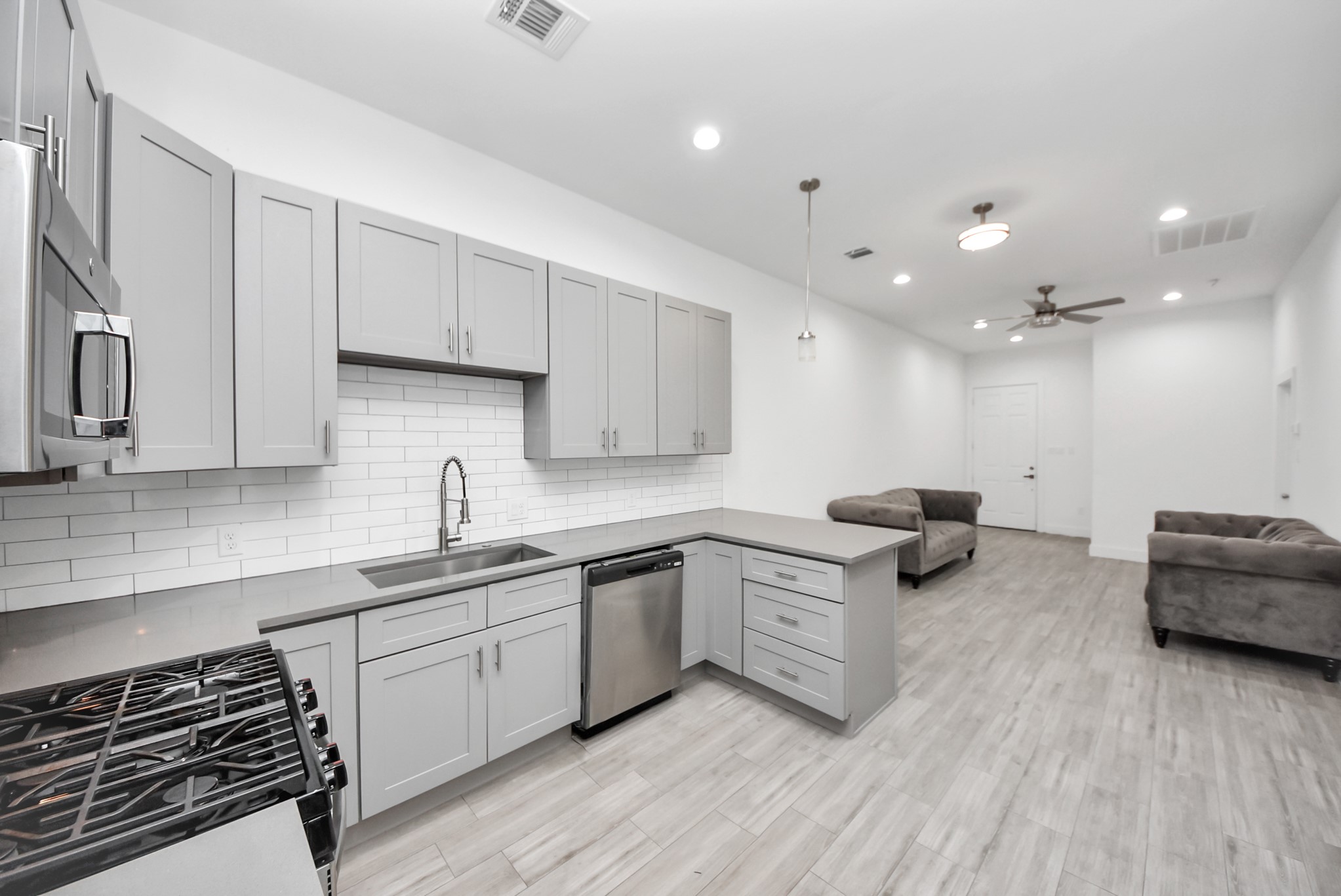 7612 Easter Street Houston, TX 77088 - Photo 9 of 30