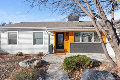 a view of a lake from a yard