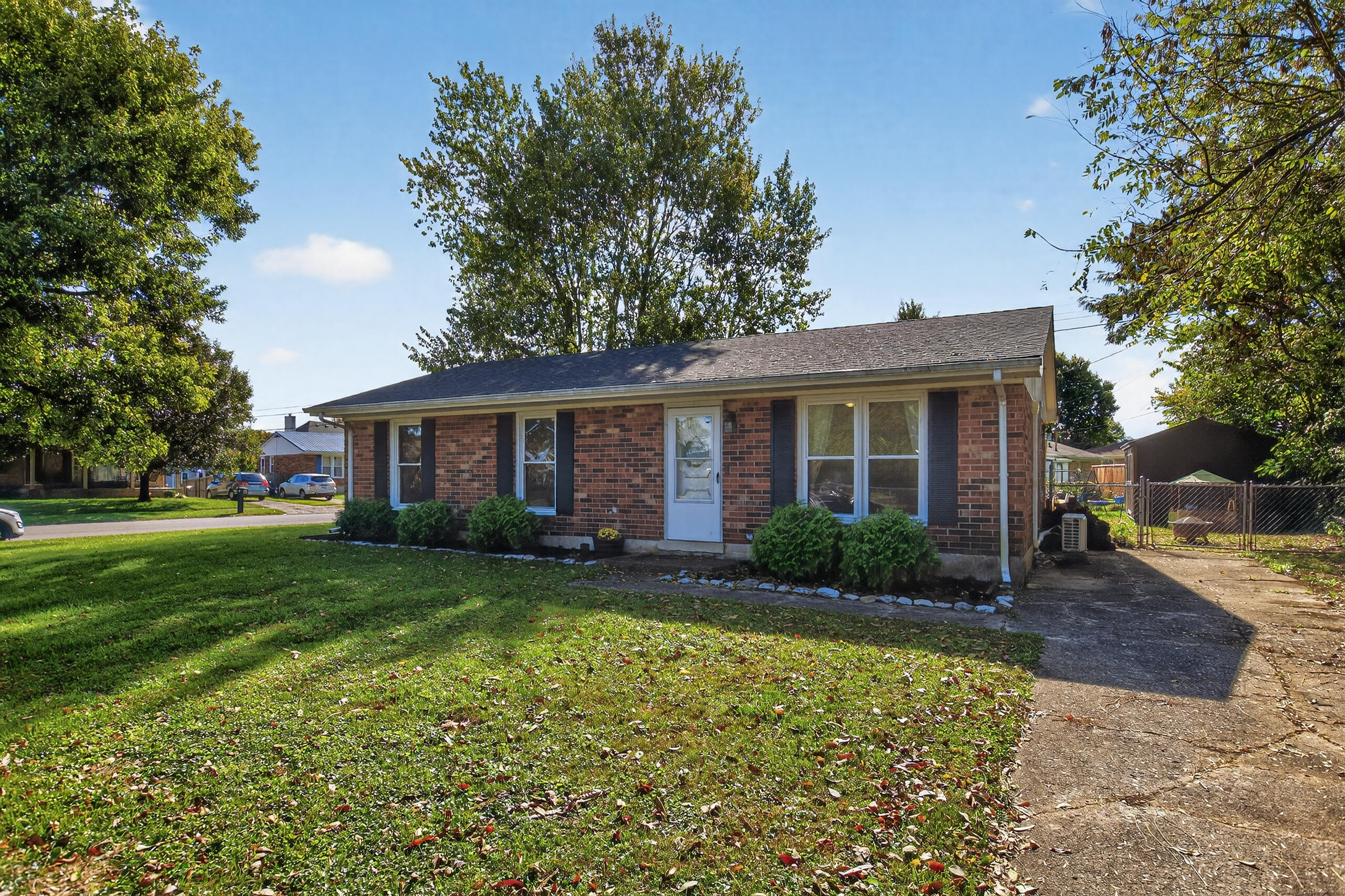 199 Dunroven Road Versailles, KY 40383 - Photo 1 of 22 101