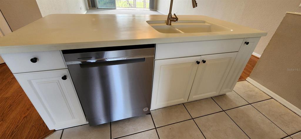 6554 Fairway Gardens Drive, Unit 6554 Bradenton, FL 34203 - Photo 5 of 25