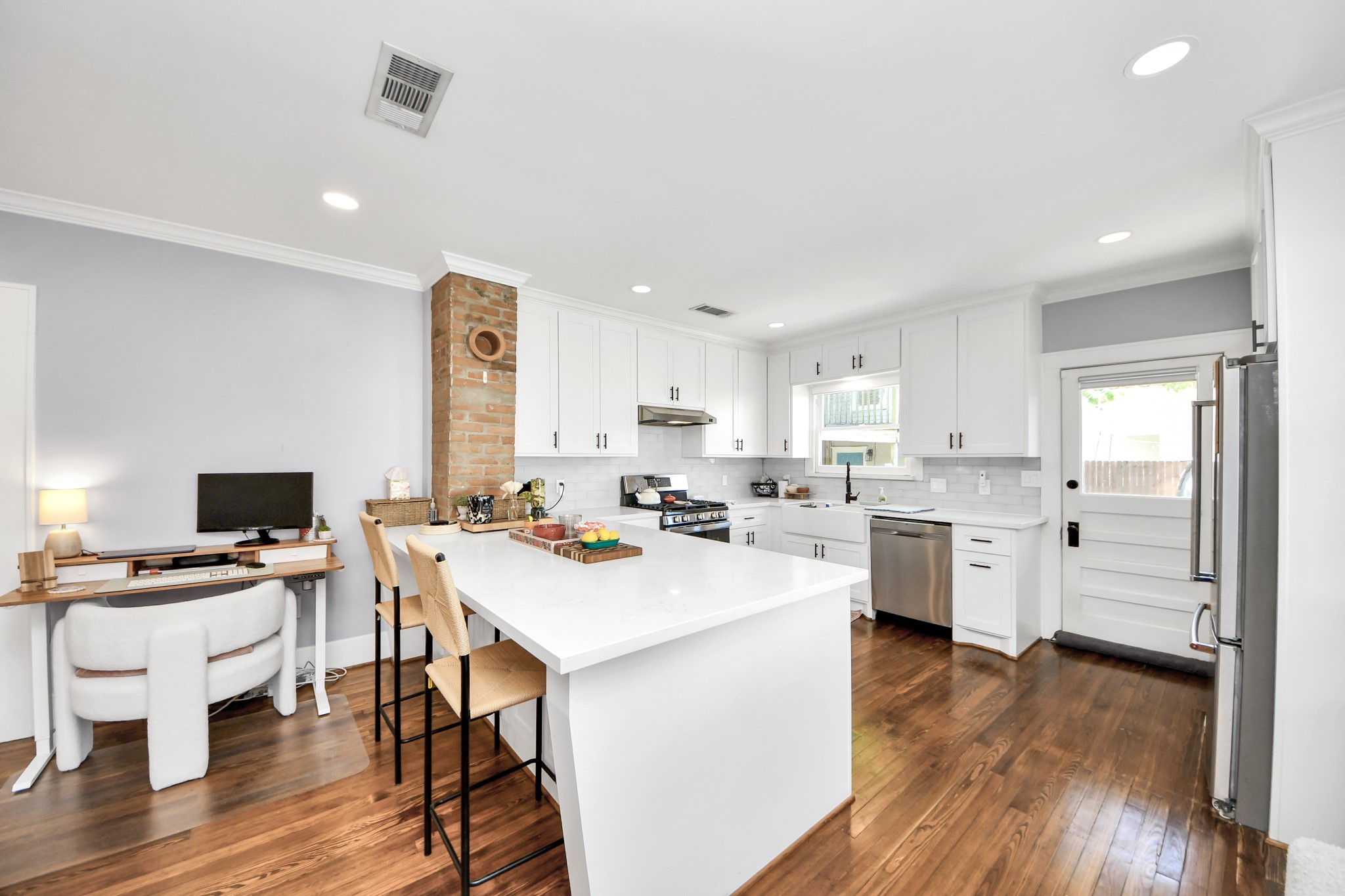 916 West Cottage Street Houston, TX 77009 - Photo 14 of 31