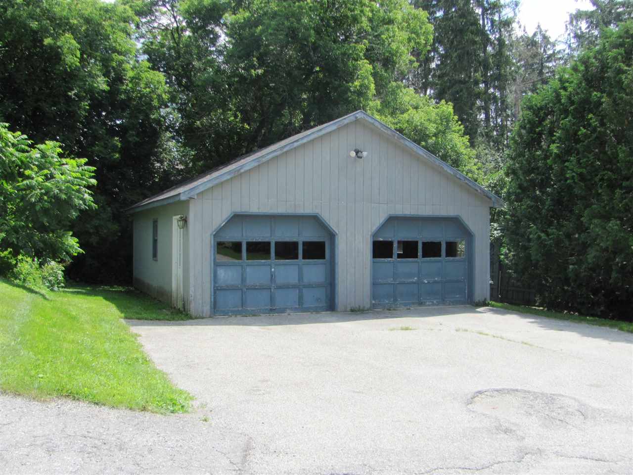 170 Lincoln Avenue Rutland, VT 05701 - Photo 2 of 20