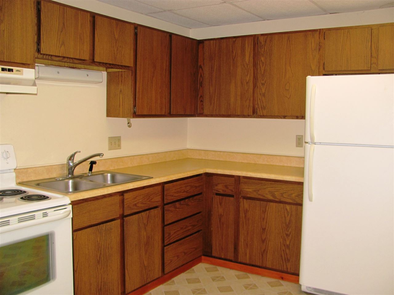 170 Lincoln Avenue Rutland, VT 05701 - Photo 3 of 20