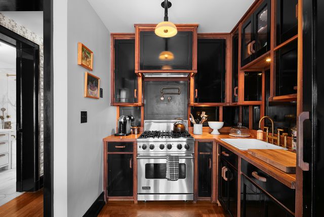 $2,000,000 | 211 Elizabeth Street, Unit 3E | NoLita