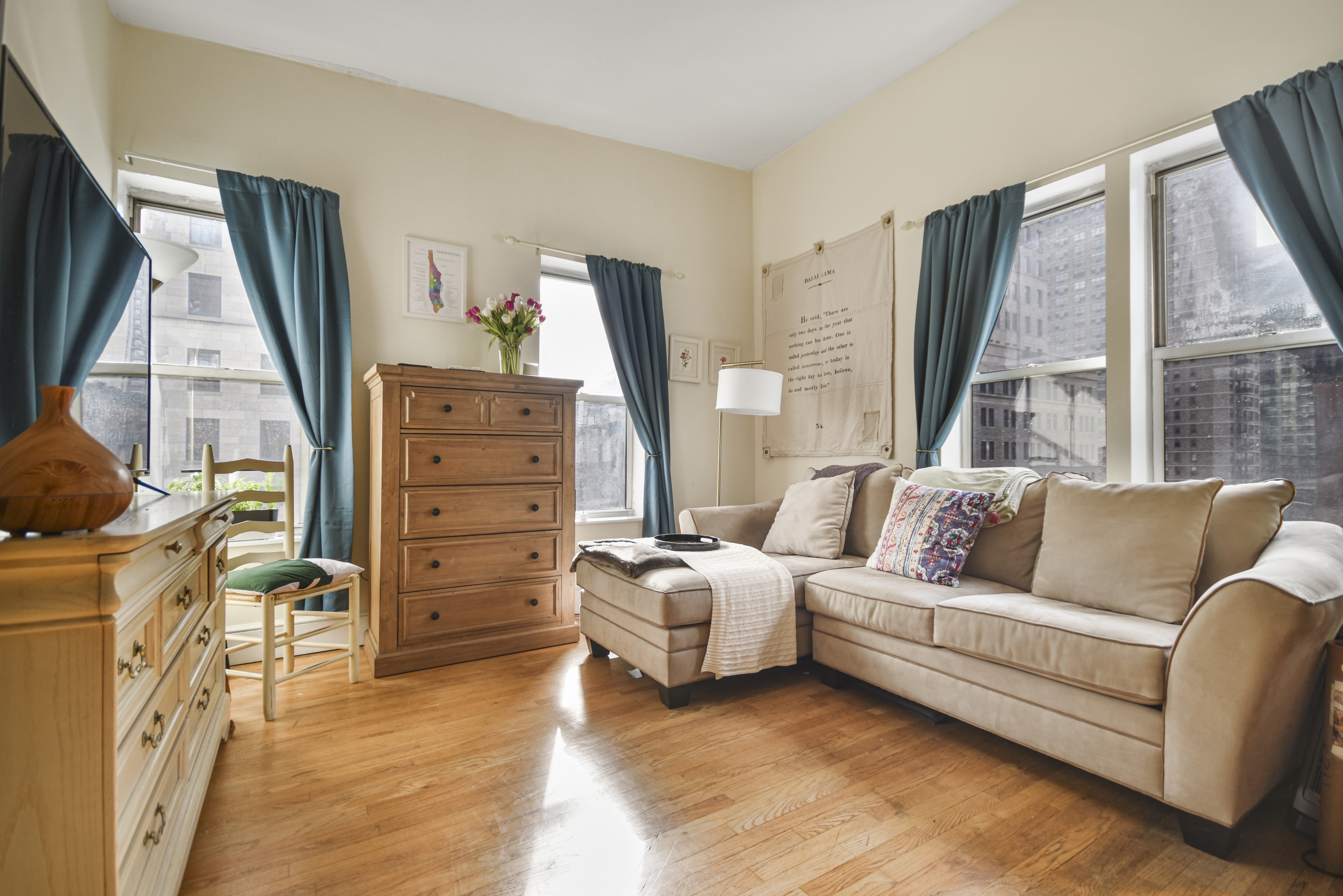 247 East 81st Street, Unit 4C Manhattan, NY 10028 - Photo 2 of 7