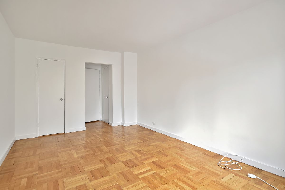 411 East 53rd Street, Unit 9G Manhattan, NY 10022 - Photo 4 of 7