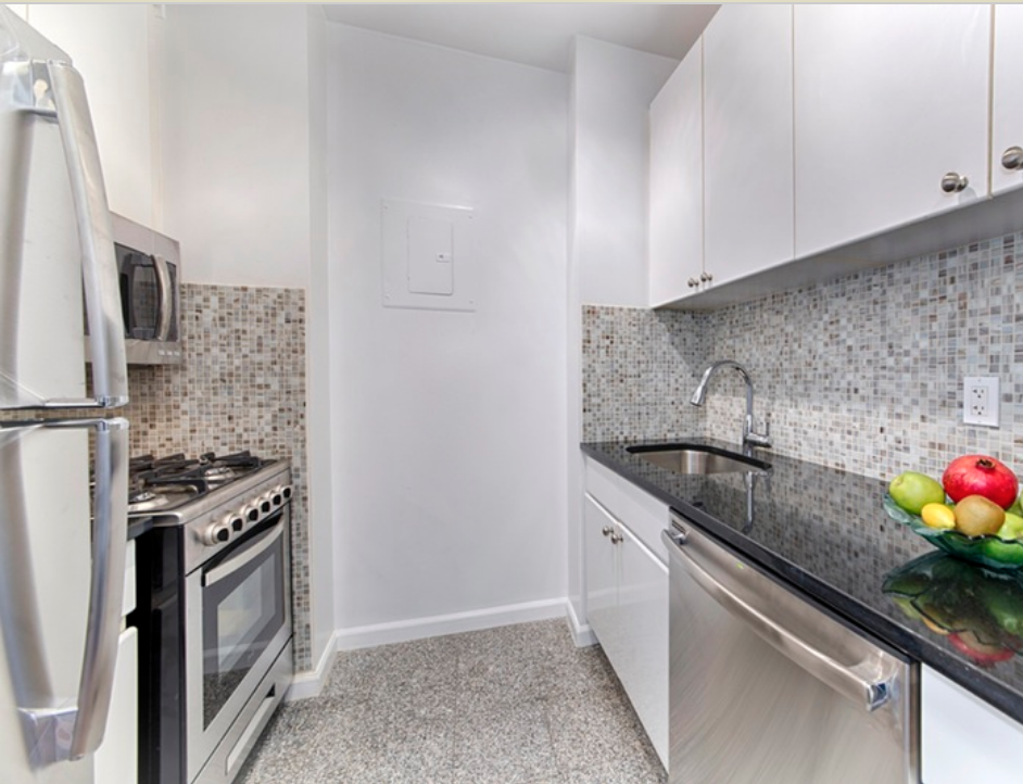 201 West 72nd Street, Unit 17F Manhattan, NY 10023 - Photo 2 of 6
