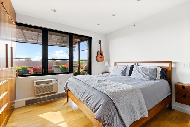 $1,900,000 | 527 Court Street, Unit PH7A | Carroll Gardens