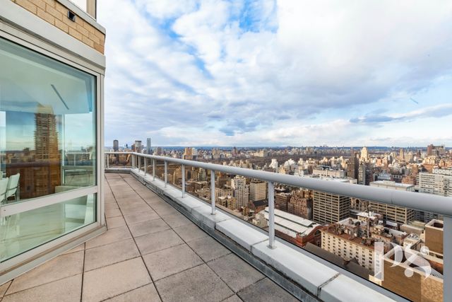 $9,200,000 | 188 East 64th Street, Unit PH4 | Upper East Side