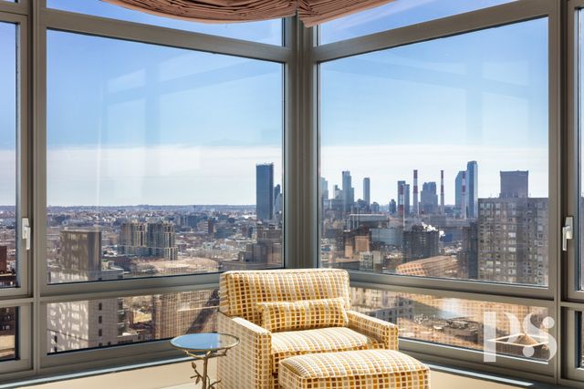 $5,300,000 | 450 East 83rd Street, Unit 24BC | Upper East Side