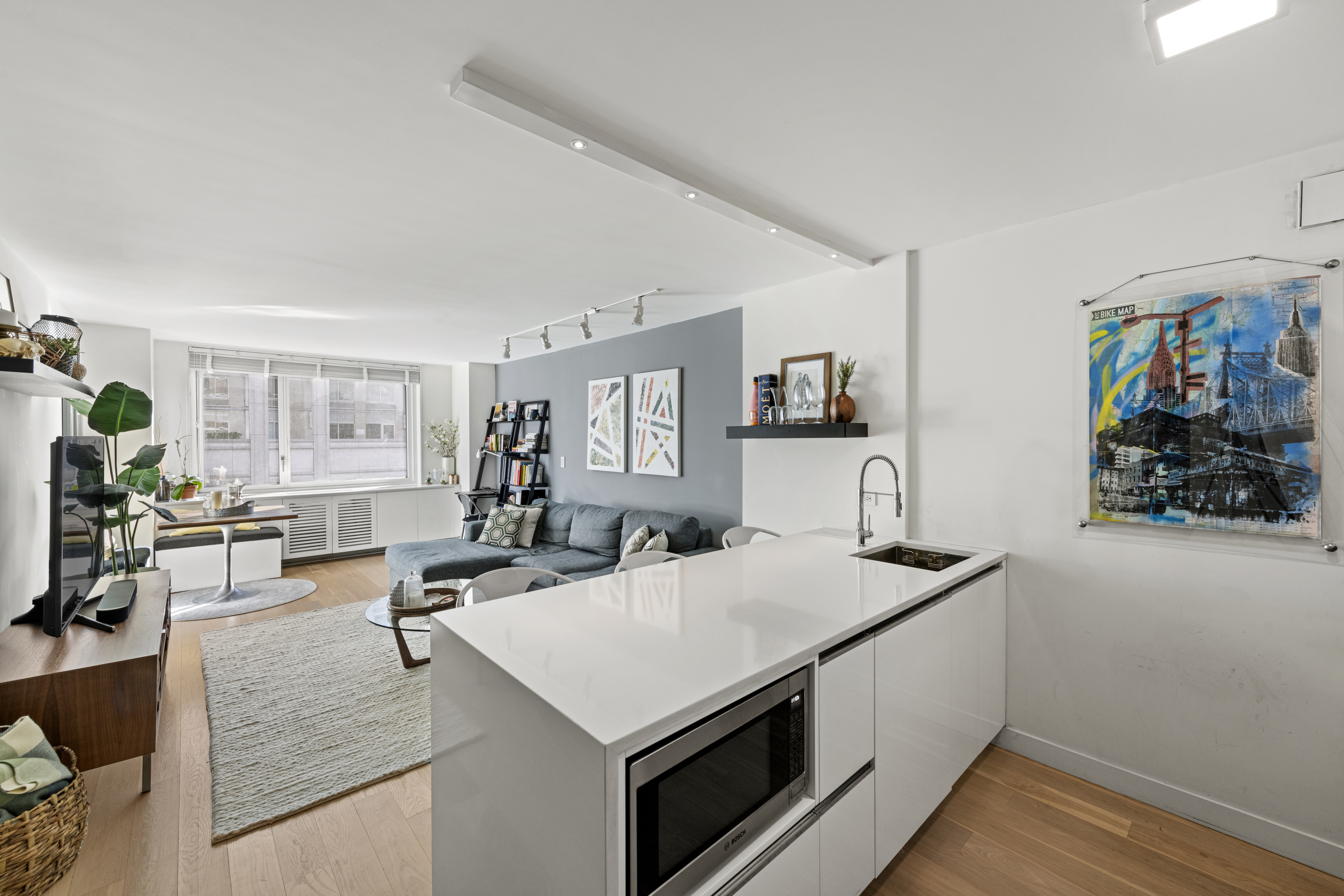 301 West 53rd Street, Unit 5I Manhattan, NY 10019 - Photo 2 of 7