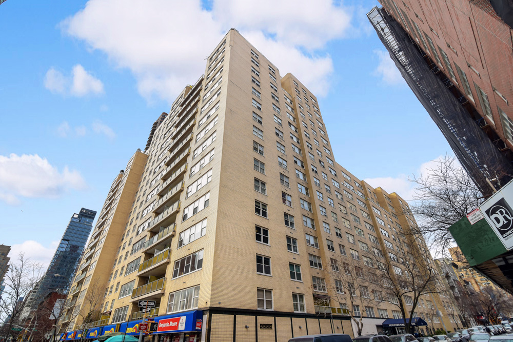 370 East 76th Street, Unit B702 Manhattan, NY 10021 - Photo 13 of 14