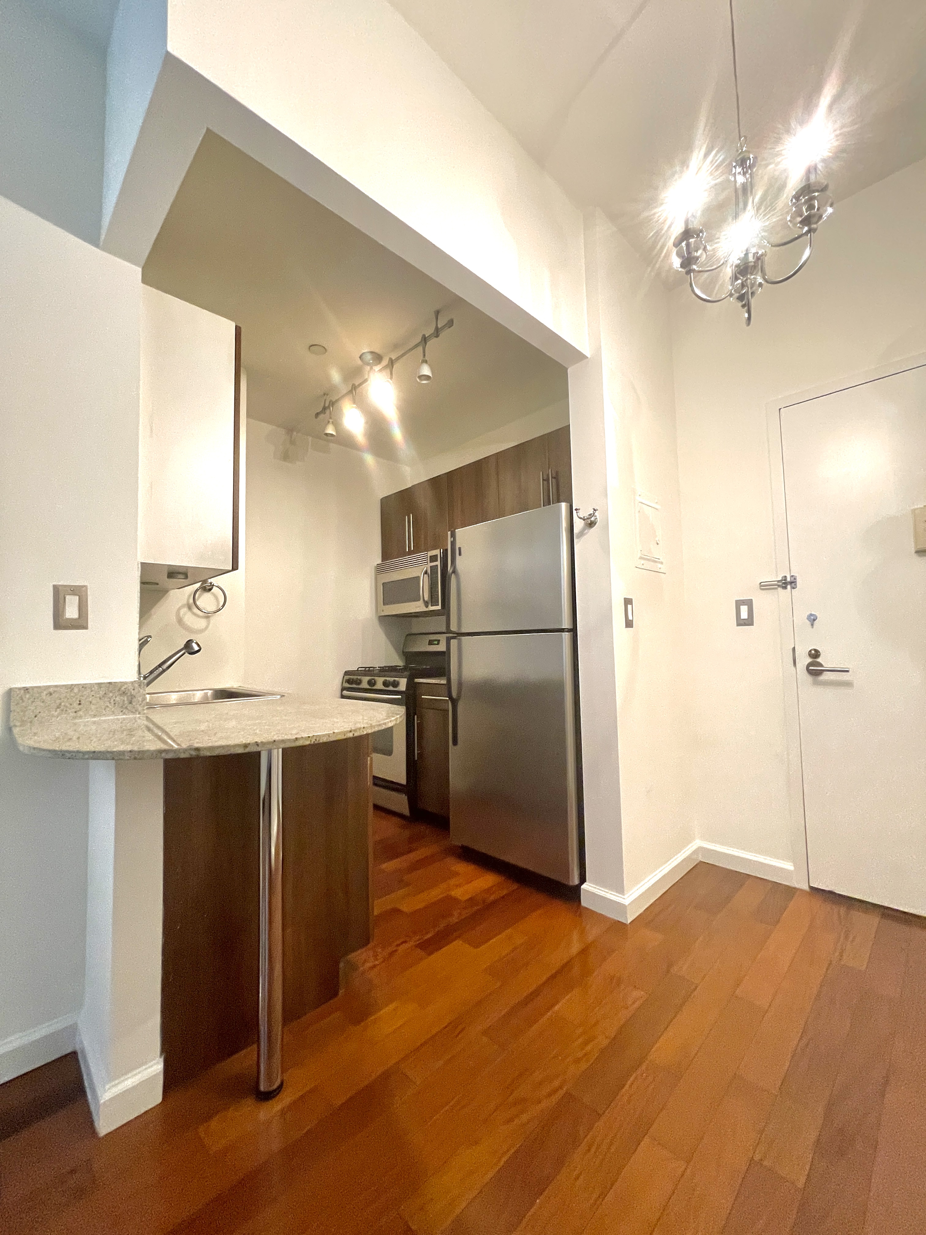 1 Wall Street Court, Unit 406 Manhattan, NY 10005 - Photo 4 of 14