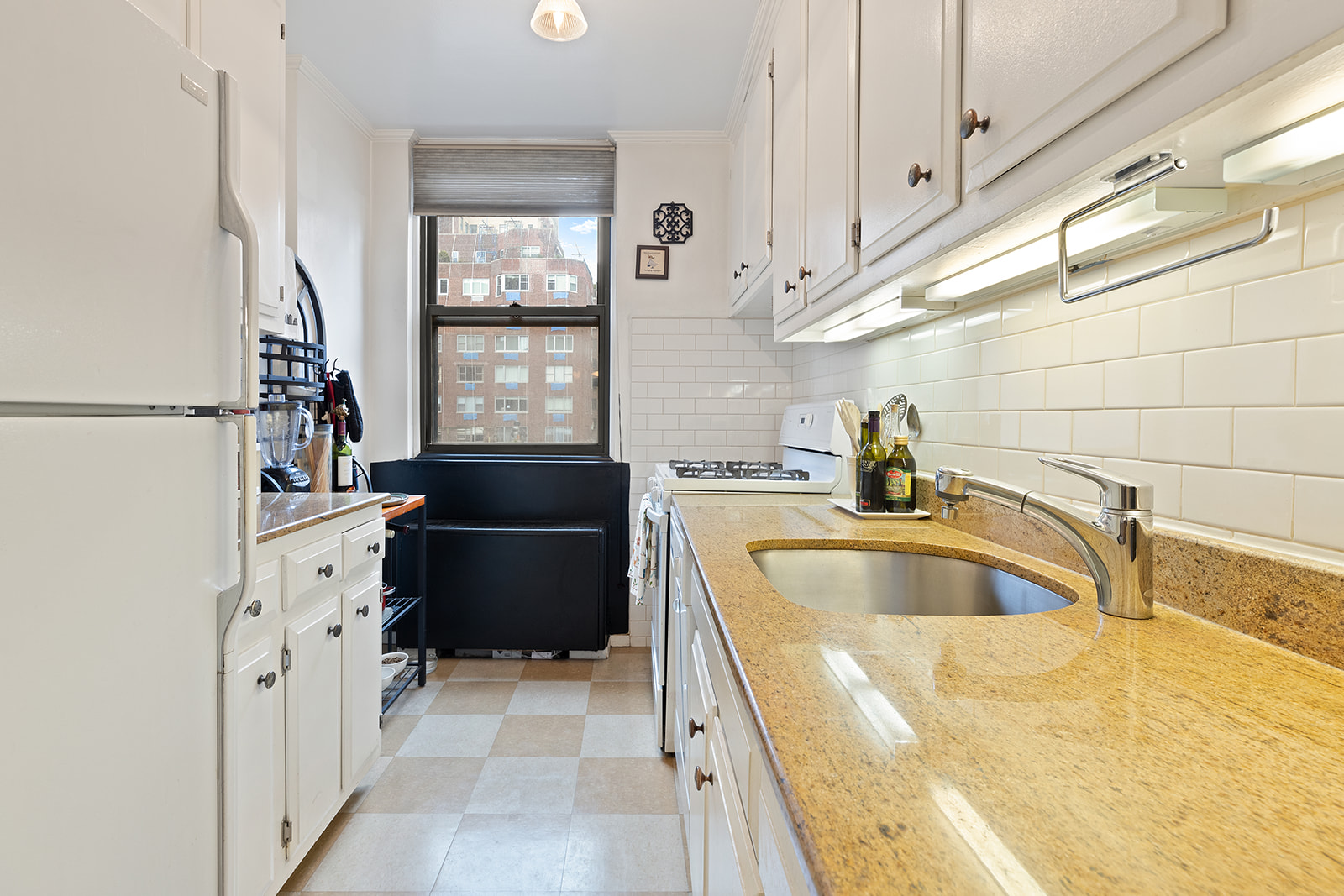 420 East 51st Street, Unit 8B Manhattan, NY 10022 - Photo 8 of 18