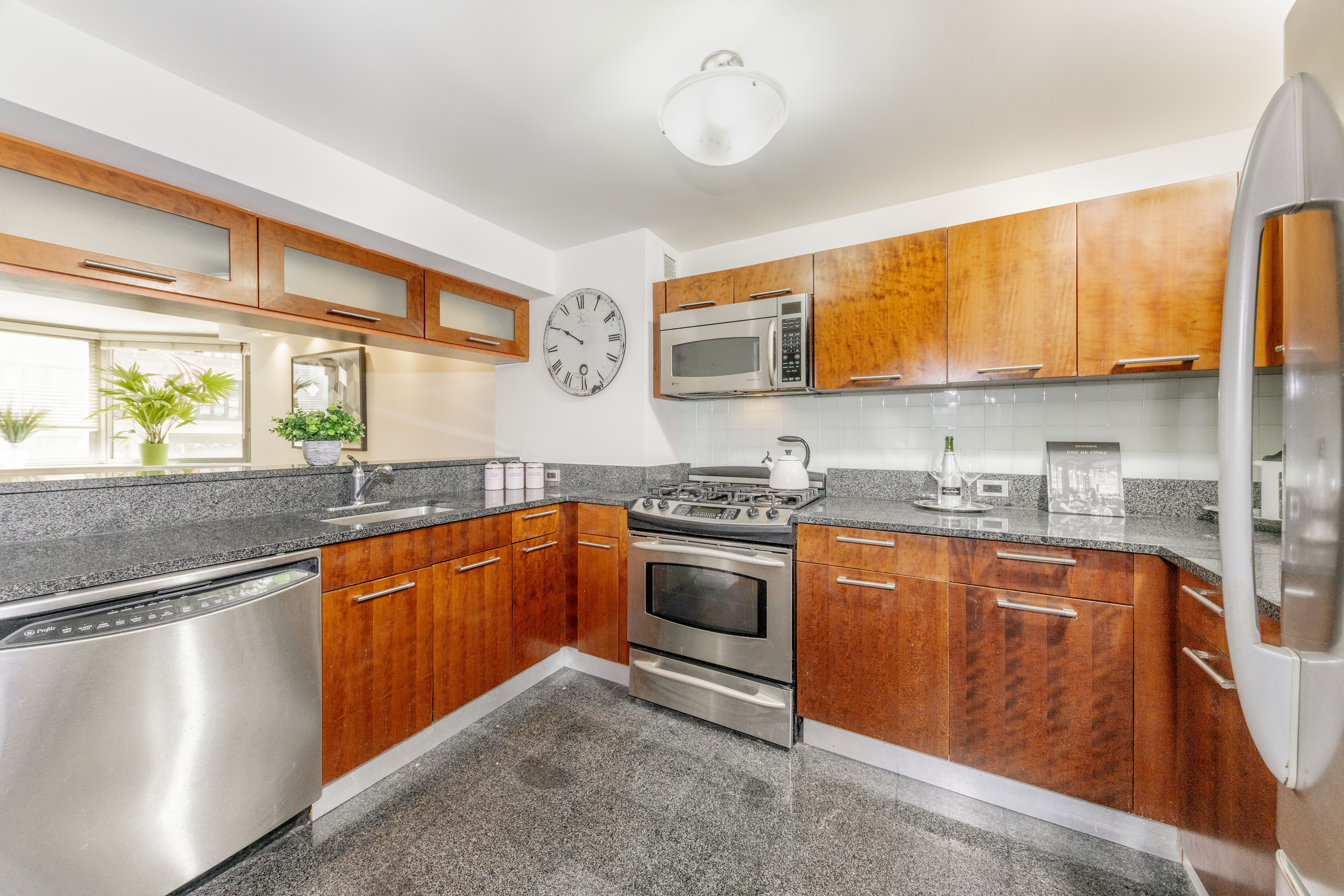 121 East 23rd Street, Unit 3D Manhattan, NY 10010 - Photo 8 of 13