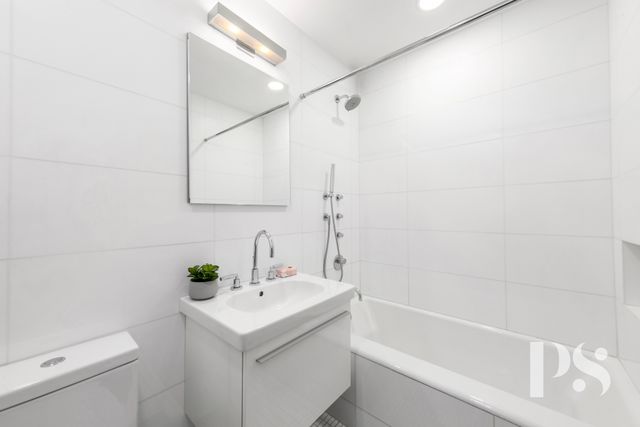 $2,900,000 | 155 West 70th Street, Unit 9FG | Upper West Side