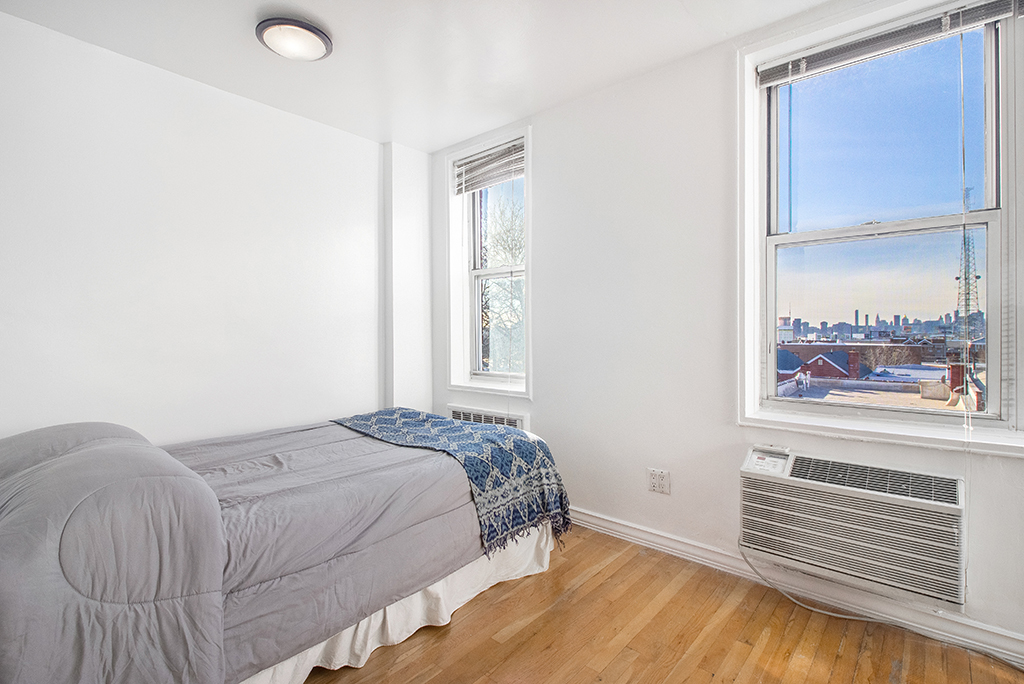 50-15 39th Street, Unit 4C Queens, NY 11104 - Photo 4 of 9