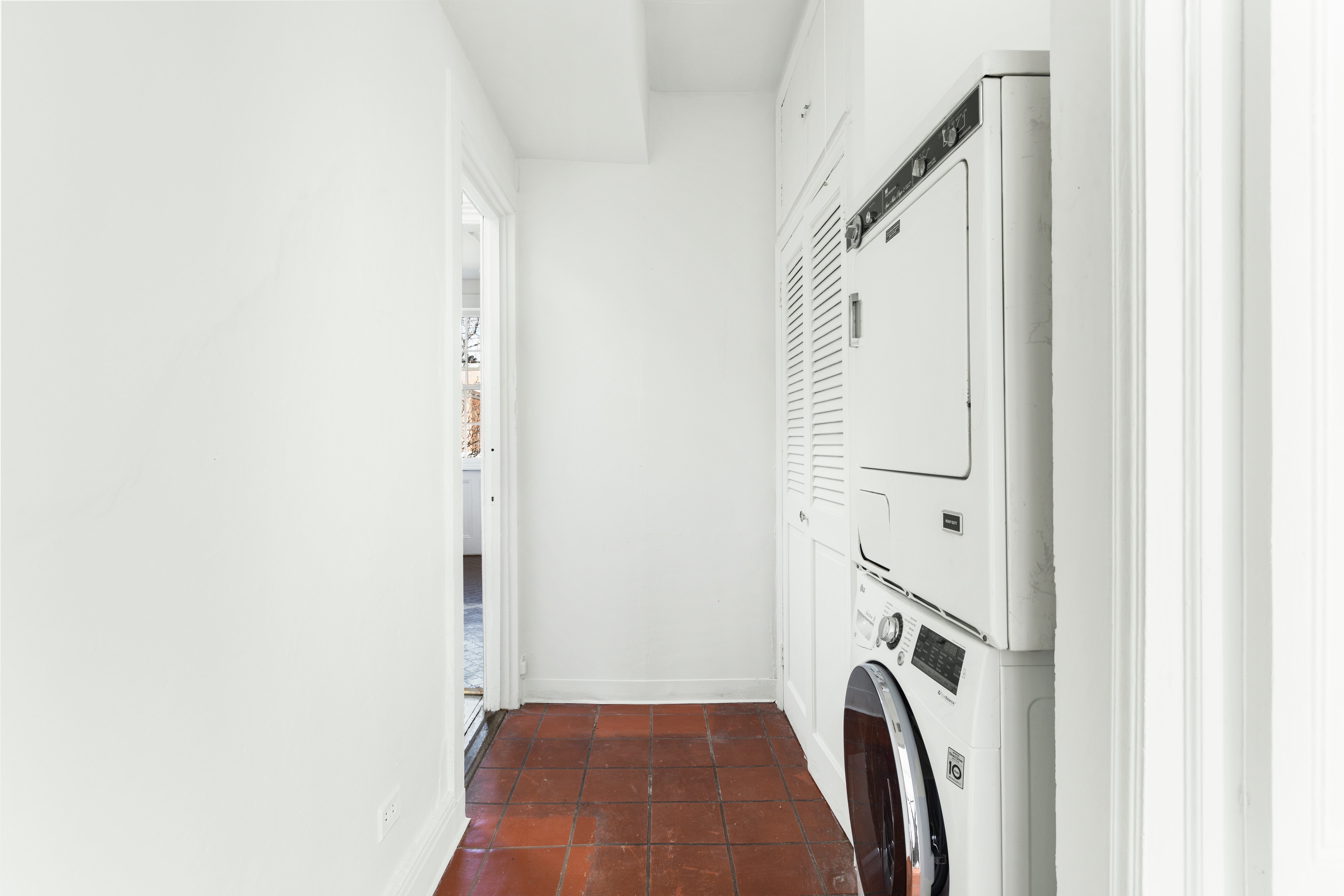 232 West 10th Street Manhattan, NY 10014 - Photo 15 of 19