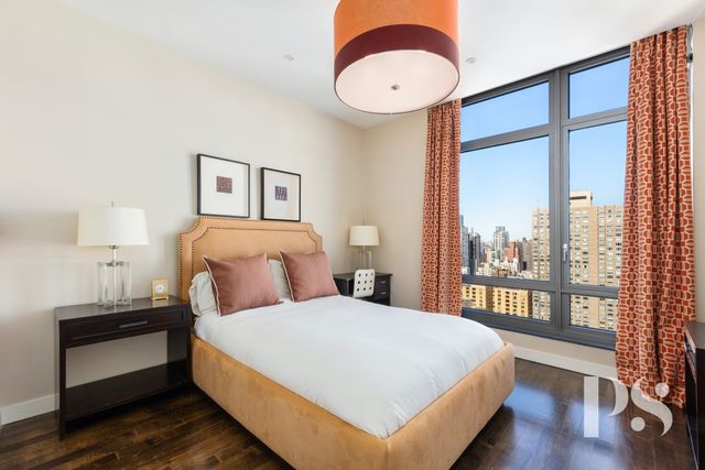 $5,300,000 | 450 East 83rd Street, Unit 24BC | Upper East Side