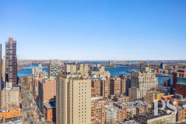 $5,300,000 | 450 East 83rd Street, Unit 24BC | Upper East Side