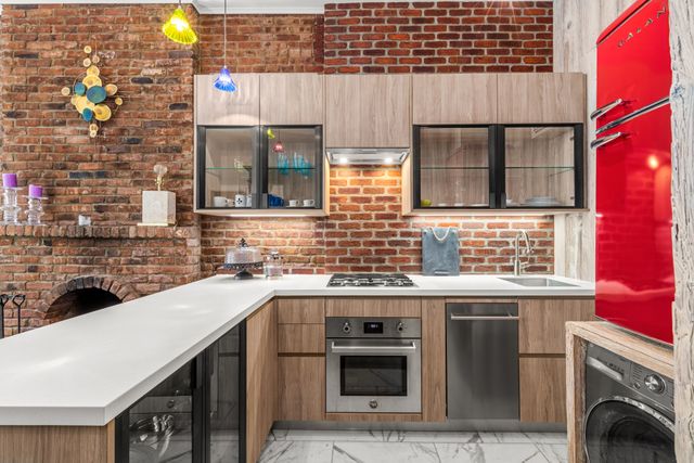 $800,000 | 405 West 21st Street, Unit 2F | Chelsea