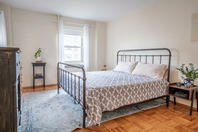 $172,500 | 2 Fordham Hill Ovl, Unit 15A | University Heights