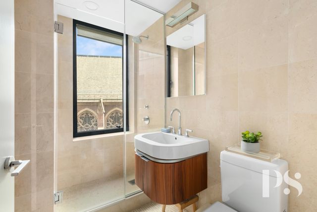 $2,900,000 | 155 West 70th Street, Unit 9FG | Upper West Side