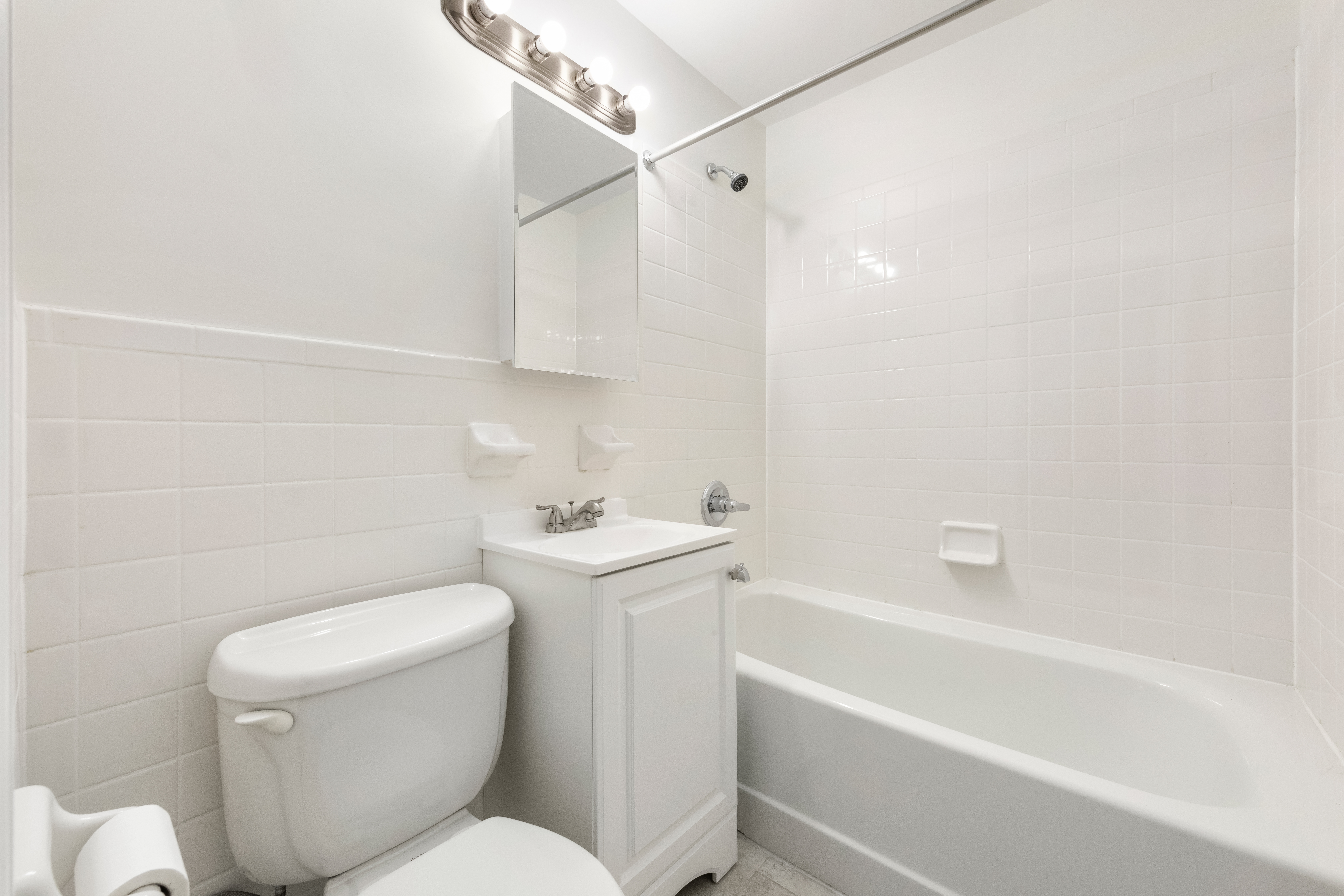 450 West 55th Street, Unit 4FW Manhattan, NY 10019 - Photo 4 of 7